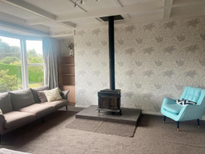 Beautiful garden view 4BR house Oamaru